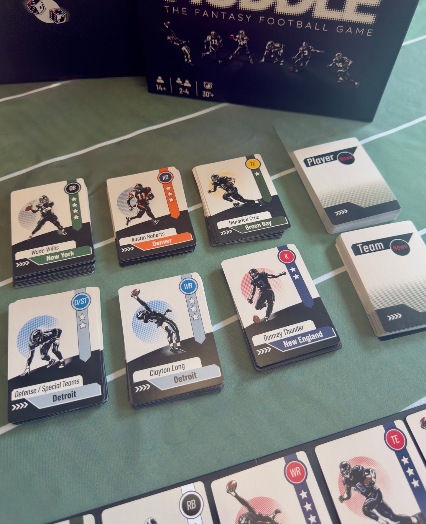 Pre-Order: Huddle – The Fantasy Football Game (4-Player Base Edition)
